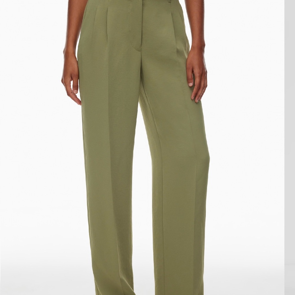 Aritzia The Effortless Pant in Light Olive - Picture 4 of 4